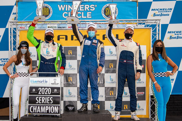 Indy Al Miller (L) won the PRO 1500 championship, Steve Jenks (C) won the final race of 2020